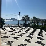 Lizbonia Ξενοδοχείο *